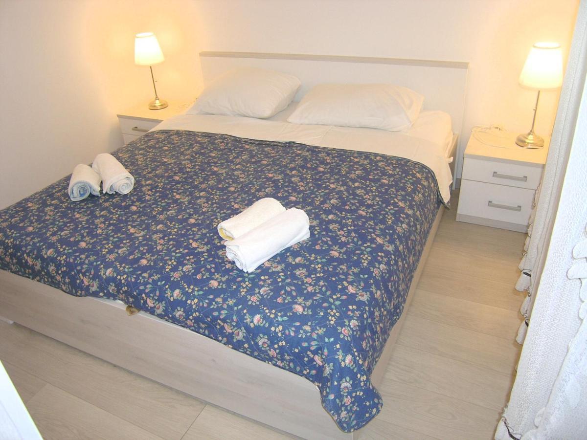 Apartments Sokolovic Krk Town Exterior foto
