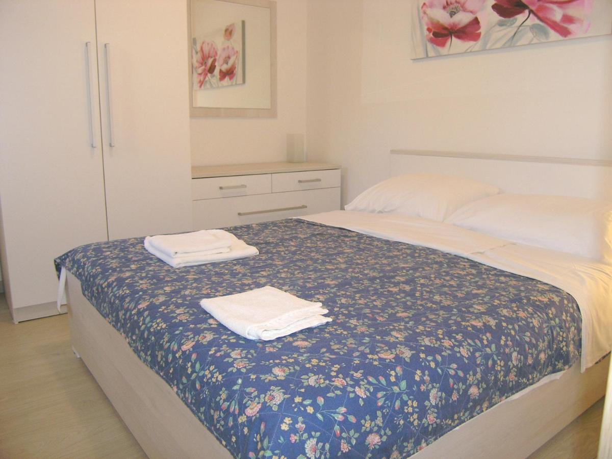 Apartments Sokolovic Krk Town Exterior foto